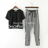 Gestreifte Hose und um den Hals Kurzarm T Shirt Anzug für Damen free Damen und Anzüge
