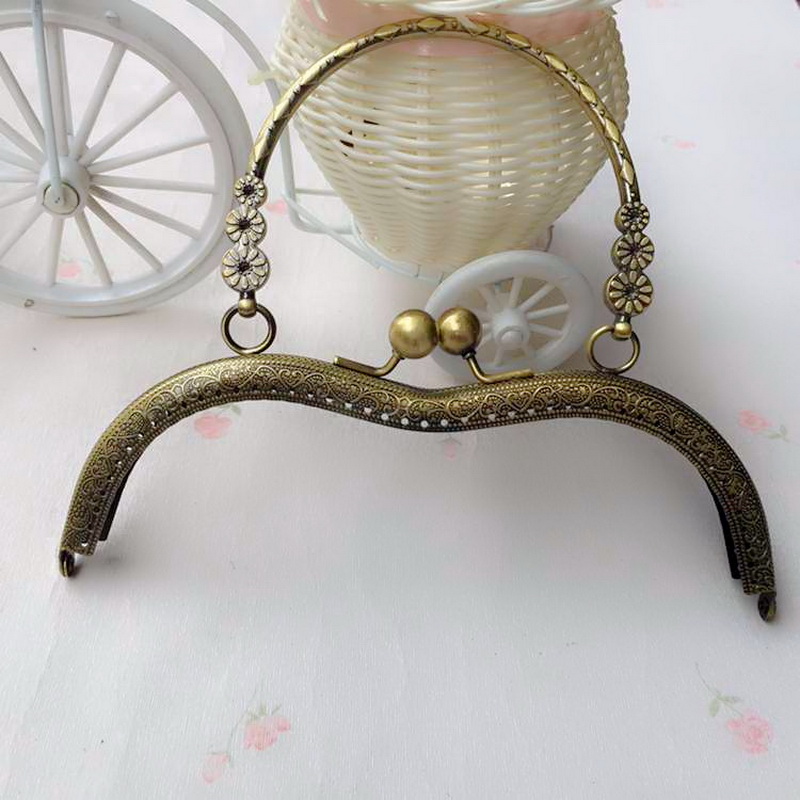 neue 18,5 cm Bogen Handtasche Handtasche Metallrahmen Kuss Schließe Sperre Mit Griff Muster Geschnitzt