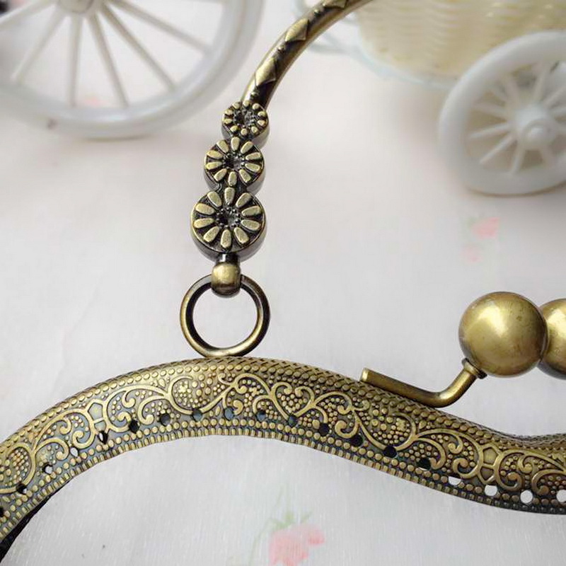 neue 18,5 cm Bogen Handtasche Handtasche Metallrahmen Kuss Schließe Sperre Mit Griff Muster Geschnitzt