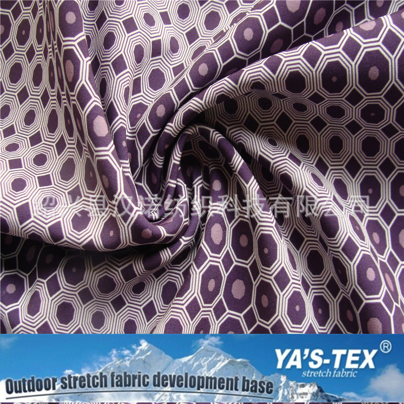 Polyester geometric print four-way stretch composite polar fleece jacket soft shell fabric